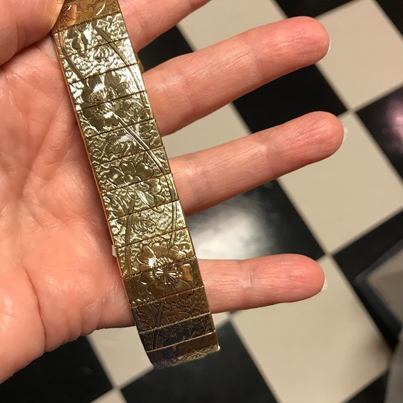 Vintage Victorian Floral Etched Panel Bracelet - Picture 8 of 8